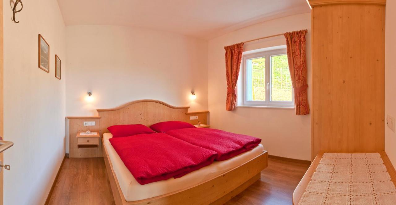 Unterstoan Hof Apartment Termeno Exterior photo
